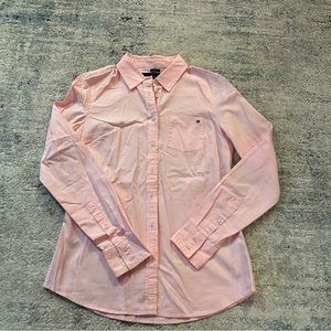 Tommy Hilfiger women’s cotton button-down shirt